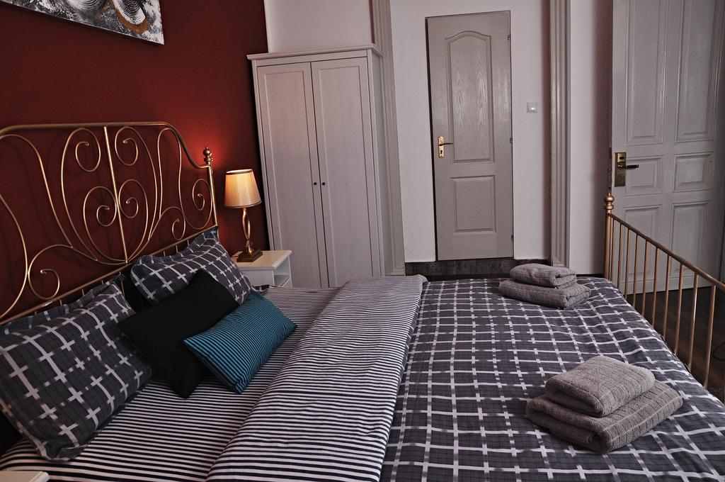 Antique Hostel Bucharest Room photo