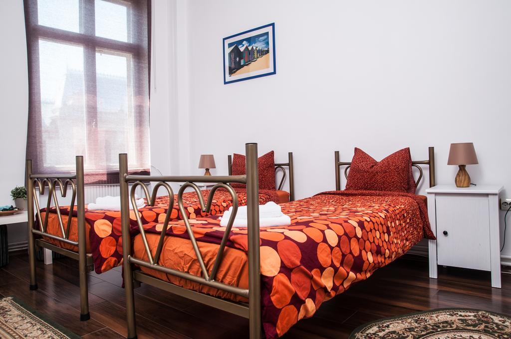 Antique Hostel Bucharest Room photo